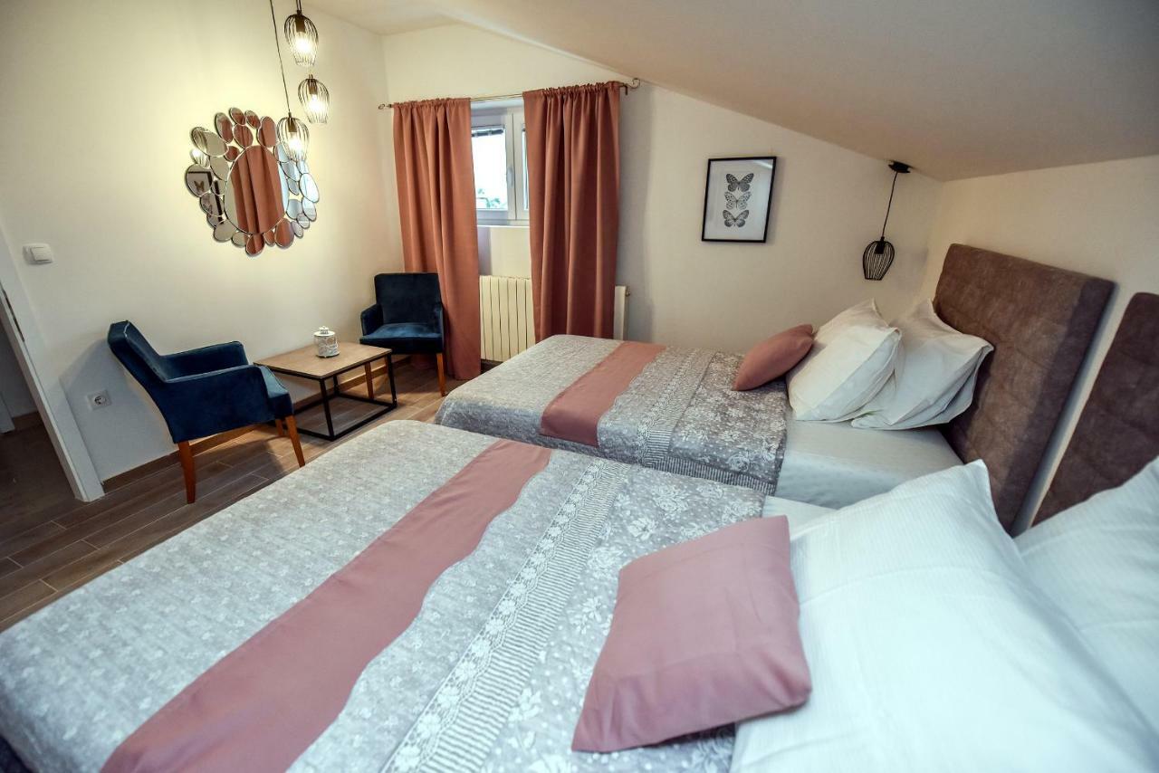 Apartments Miki 2 ノヴァリャ エクステリア 写真